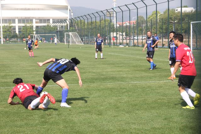 骑士克76人开季13连胜 唐斯46+10尼克斯负公牛